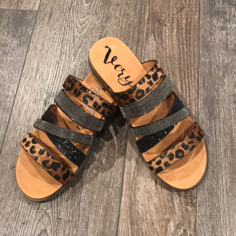 New in Box Very G Roya Sandals- Leopard- Size 8